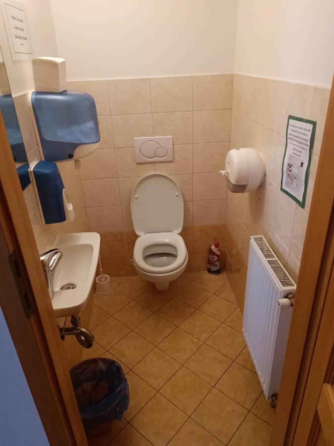 Valvasorjev Dom Pod Stolom Hostel Zirovnica Ngoại thất bức ảnh