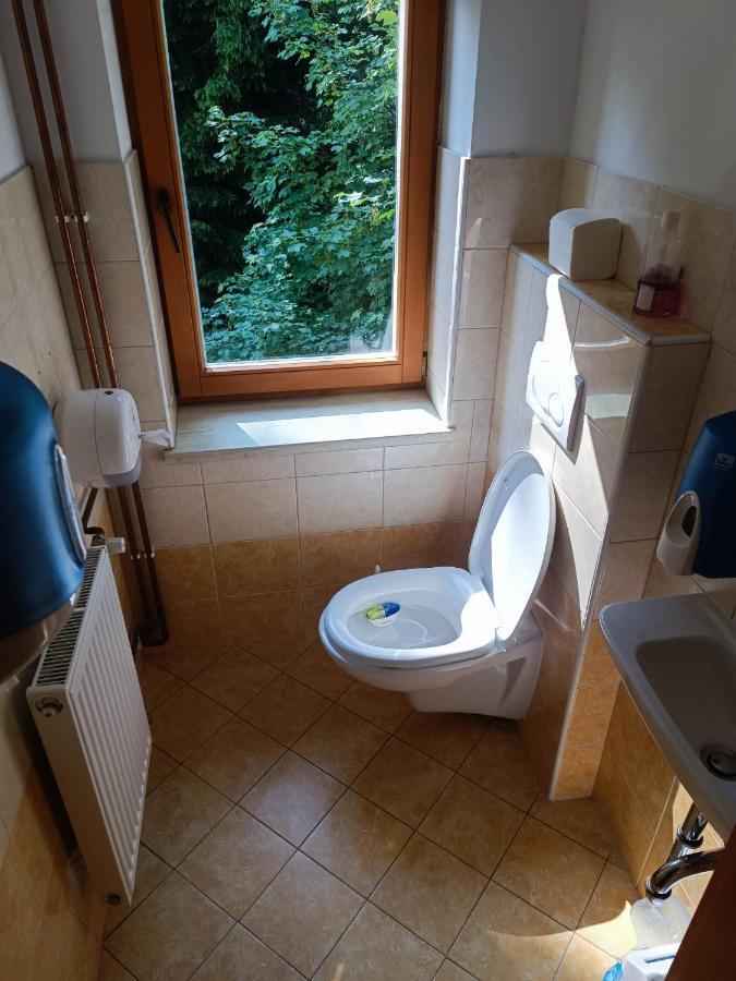 Valvasorjev Dom Pod Stolom Hostel Zirovnica Ngoại thất bức ảnh